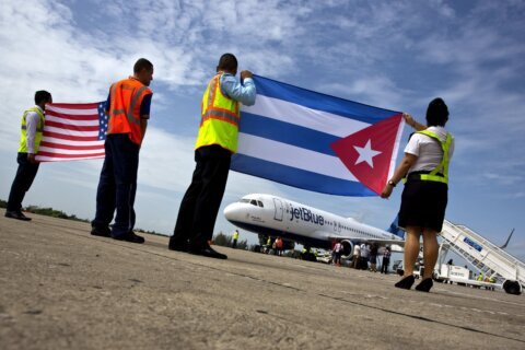 US Transportation Dept. lifts restrictions on Cuba flights