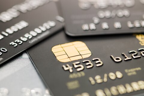 CNBC: ¿Cómo buscar tasas de interés más bajas en tus tarjetas de crédito?