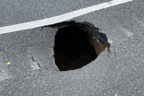 Crews begin work to patch I-270 sinkhole snarling traffic in Md.
