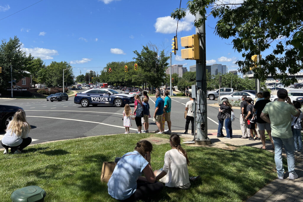 UPDATED: Three people injured while evacuating Tysons Corner Center, now  closed after gunfire