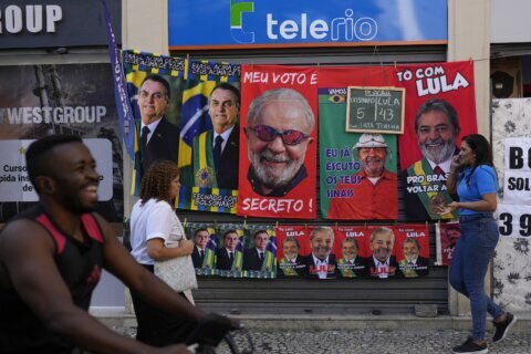 Brazil towel sales emerge to mock mistrust of polls