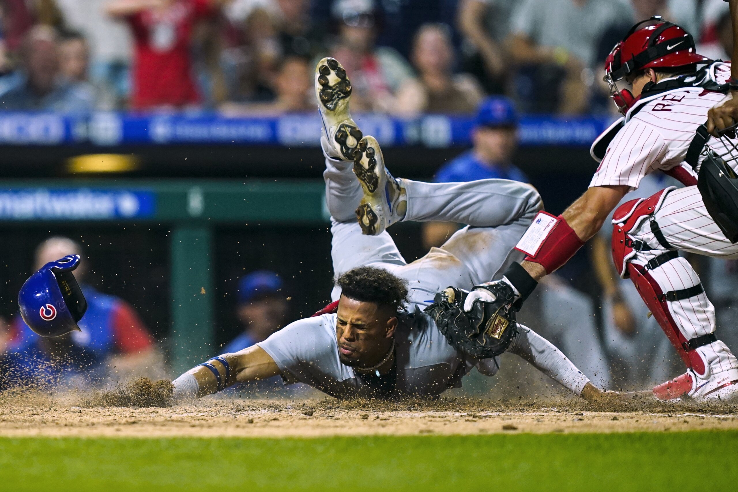 Kyle Schwarber, Rhys Hoskins' perfect reaction to Michael Lorenzen's  no-hitter