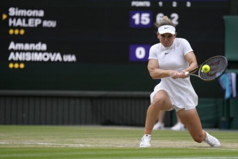 Simona Halep gets back to semifinals in Wimbledon return