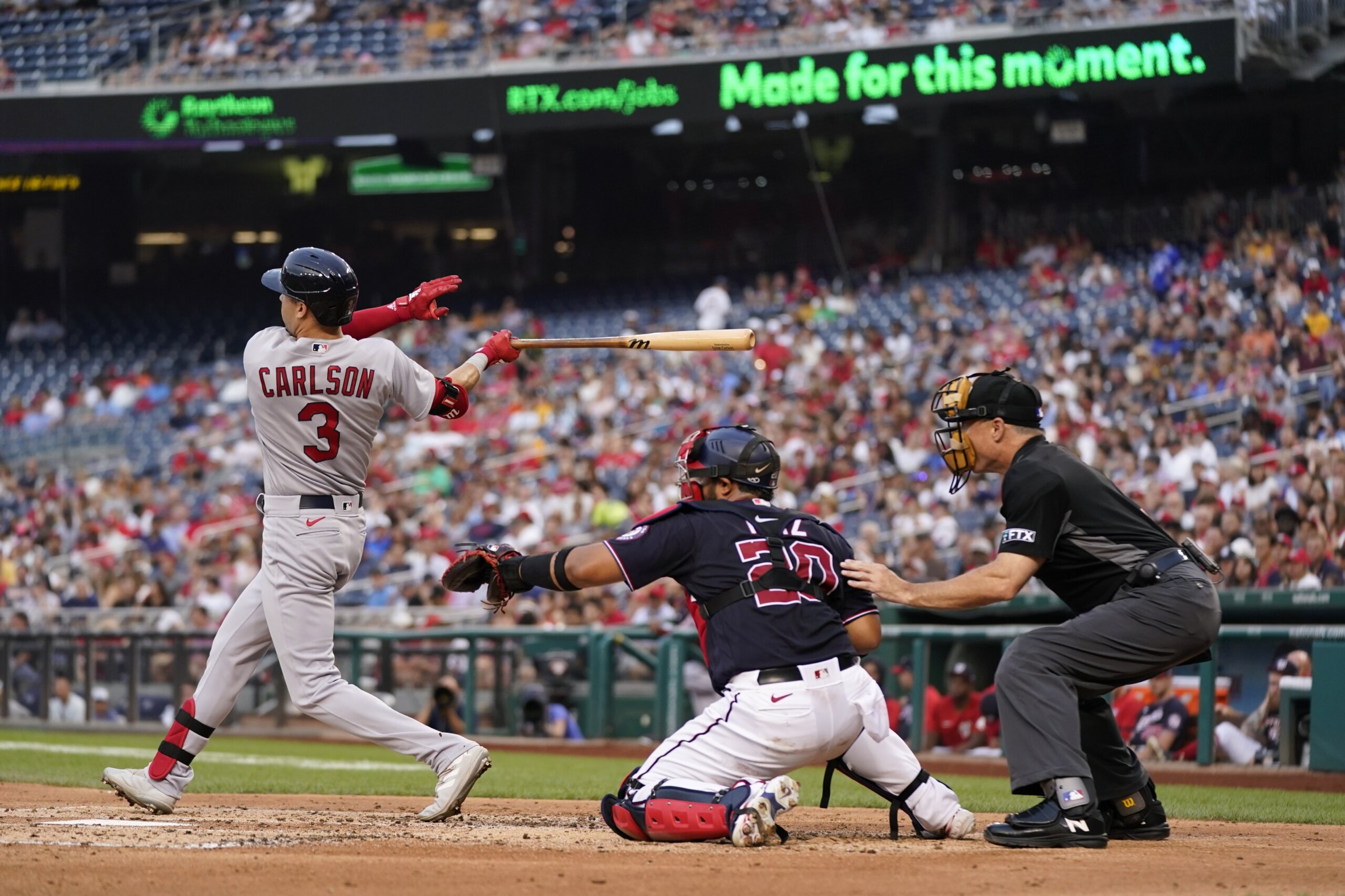 Molina homers, Edman drives in three as Cards beat Giants