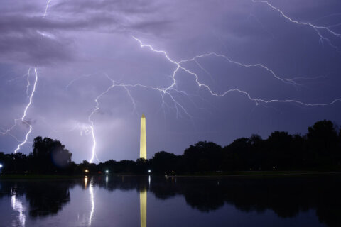 Thousands without power in DC area following strong thunderstorms