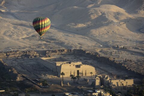 Egypt suspends hot air ballooning over Luxor after 2 injured