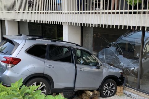 Watergate Hotel being repaired after car crashed into it