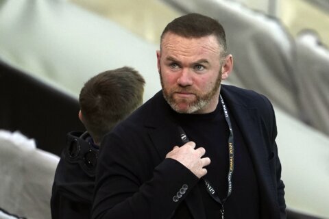AP source: Wayne Rooney agrees to coach DC United