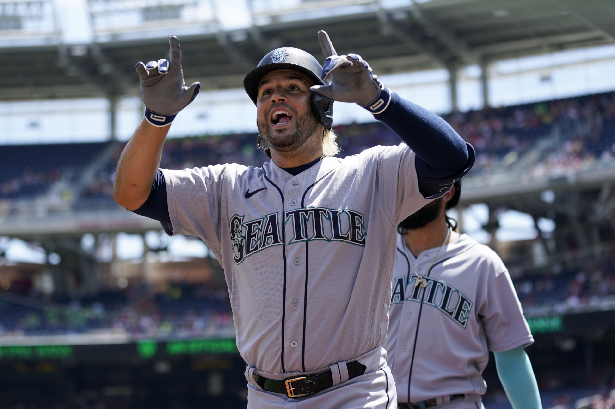 Winker homers, Mariners sweep Nats for 10th straight win WTOP News