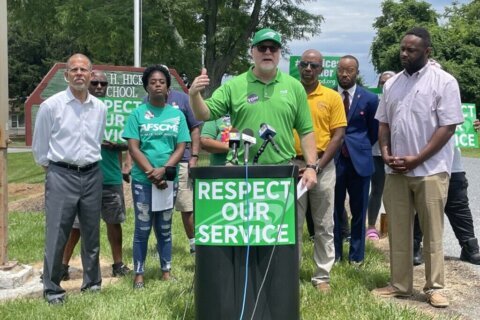 Md. Democrats, union accuse Hogan administration of hollowing out state agencies