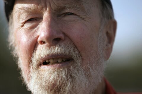 Pete Seeger gets own stamp; ceremony planned at Newport Folk