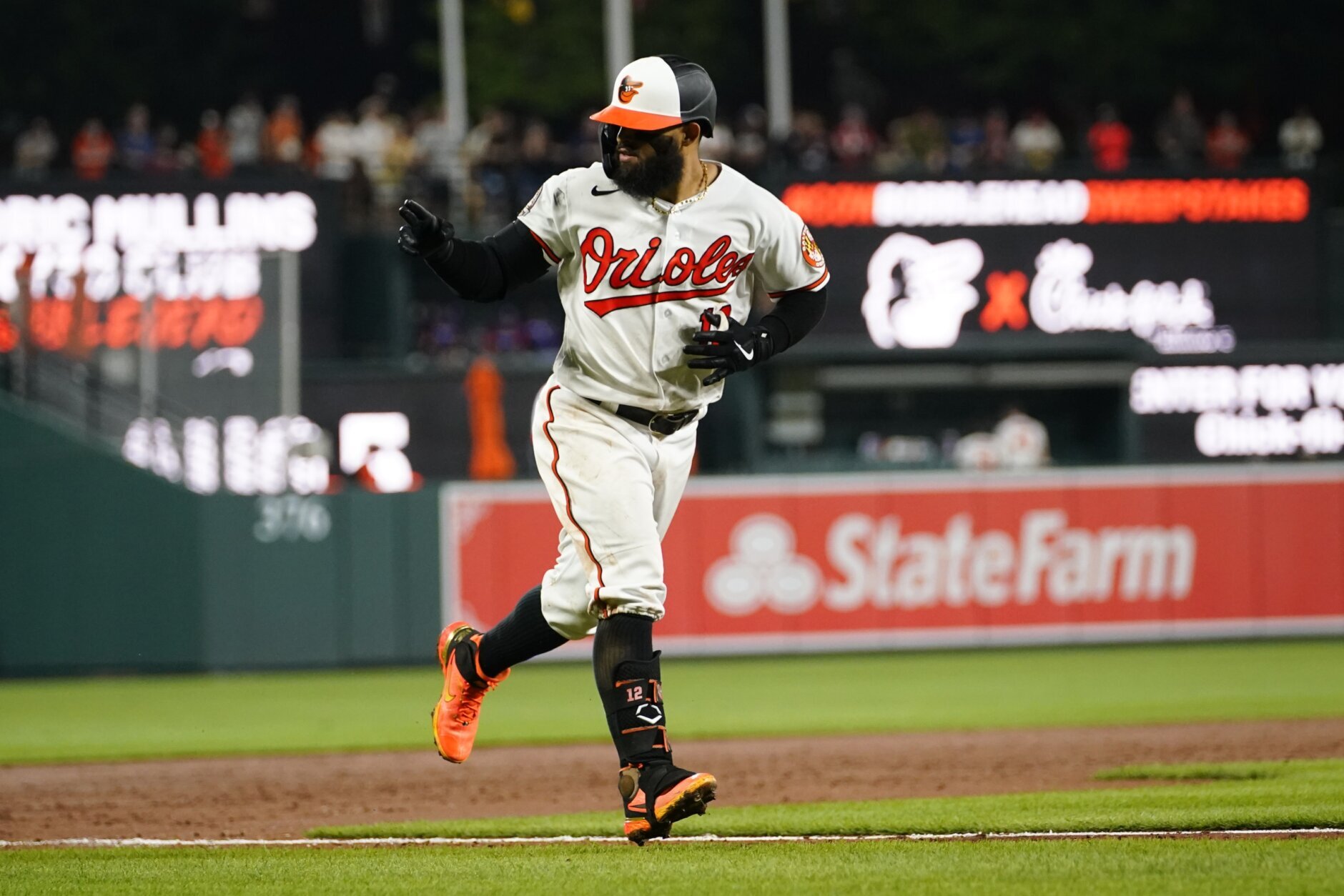 Orioles outlast Rangers ace to manufacture a gutsy team win and series  sweep in Texas, 6-3 - Camden Chat