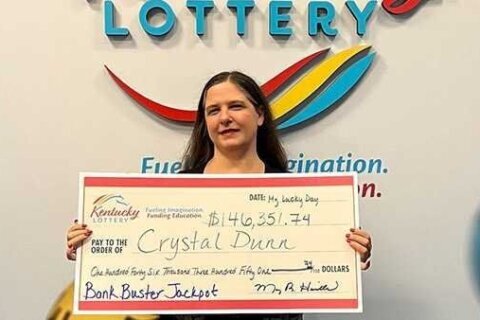 This Kentucky woman handed out gift cards to strangers after winning the lottery