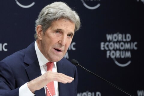 Kerry: Despite setbacks at home, US to make climate goals