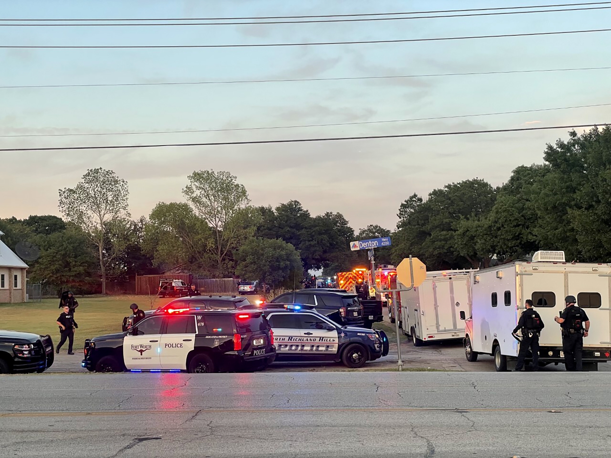 Gunman fatally shoots 2, wounds 3 Texas cops, takes own life WTOP News