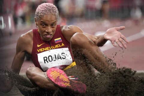 Shoe issue bars triple jump star Rojas from worlds long jump