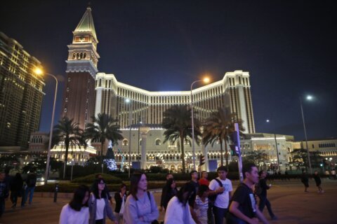 Macao to shutter casinos for a week in COVID-19 outbreak