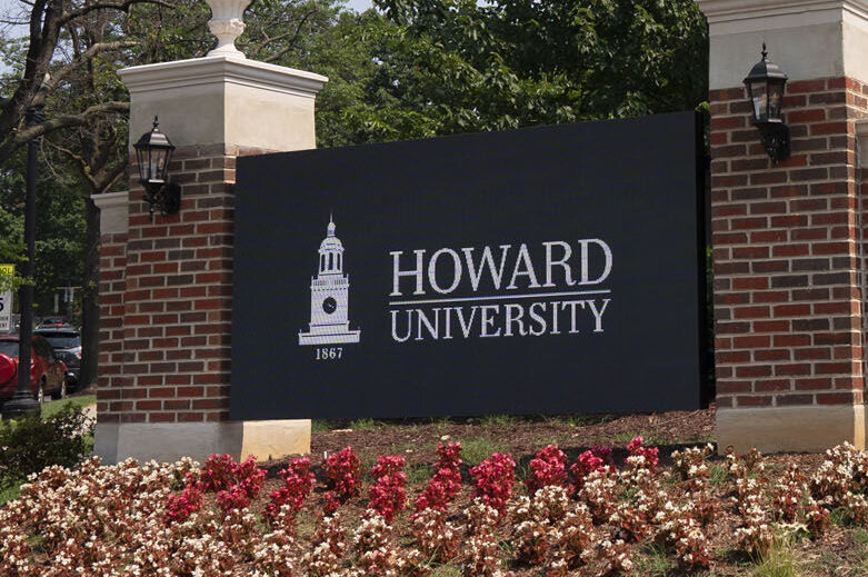 网络热传视频展示华盛顿特区霍华德大学的擅入与破坏行为