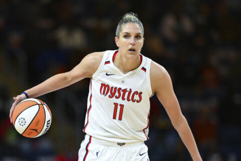 Delle Donne scores 24, Mystics stay in race for No. 4 seed