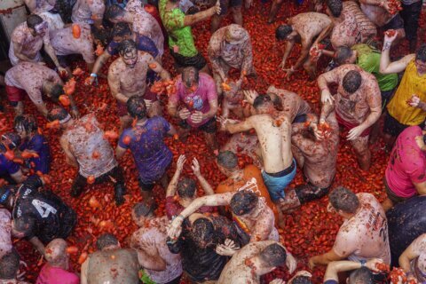 Spain’s ‘Tomatina’ battle returns after pandemic hiatus