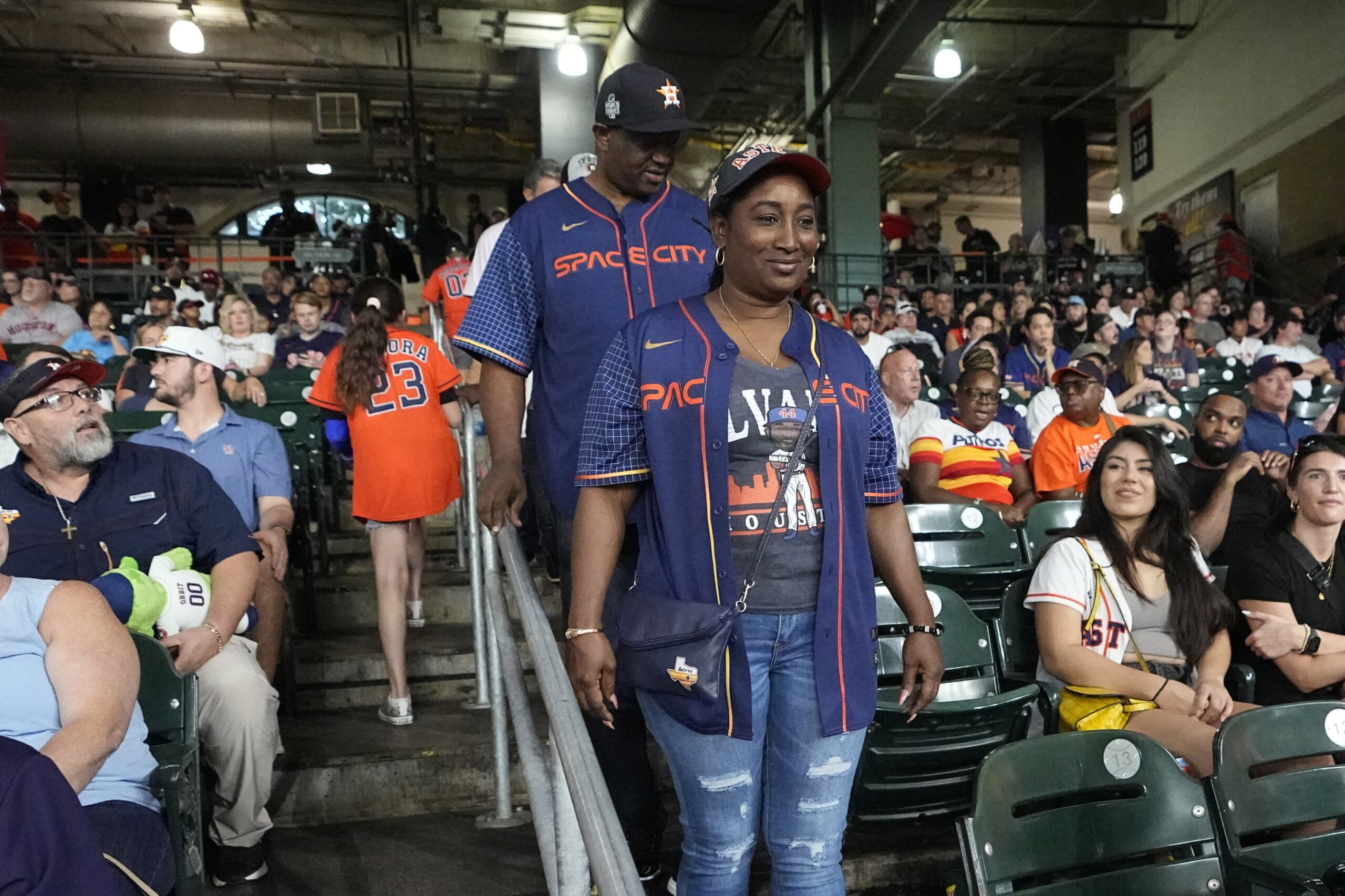 World Series: Yordan Alvarez's Family Is Here From Cuba to Cheer