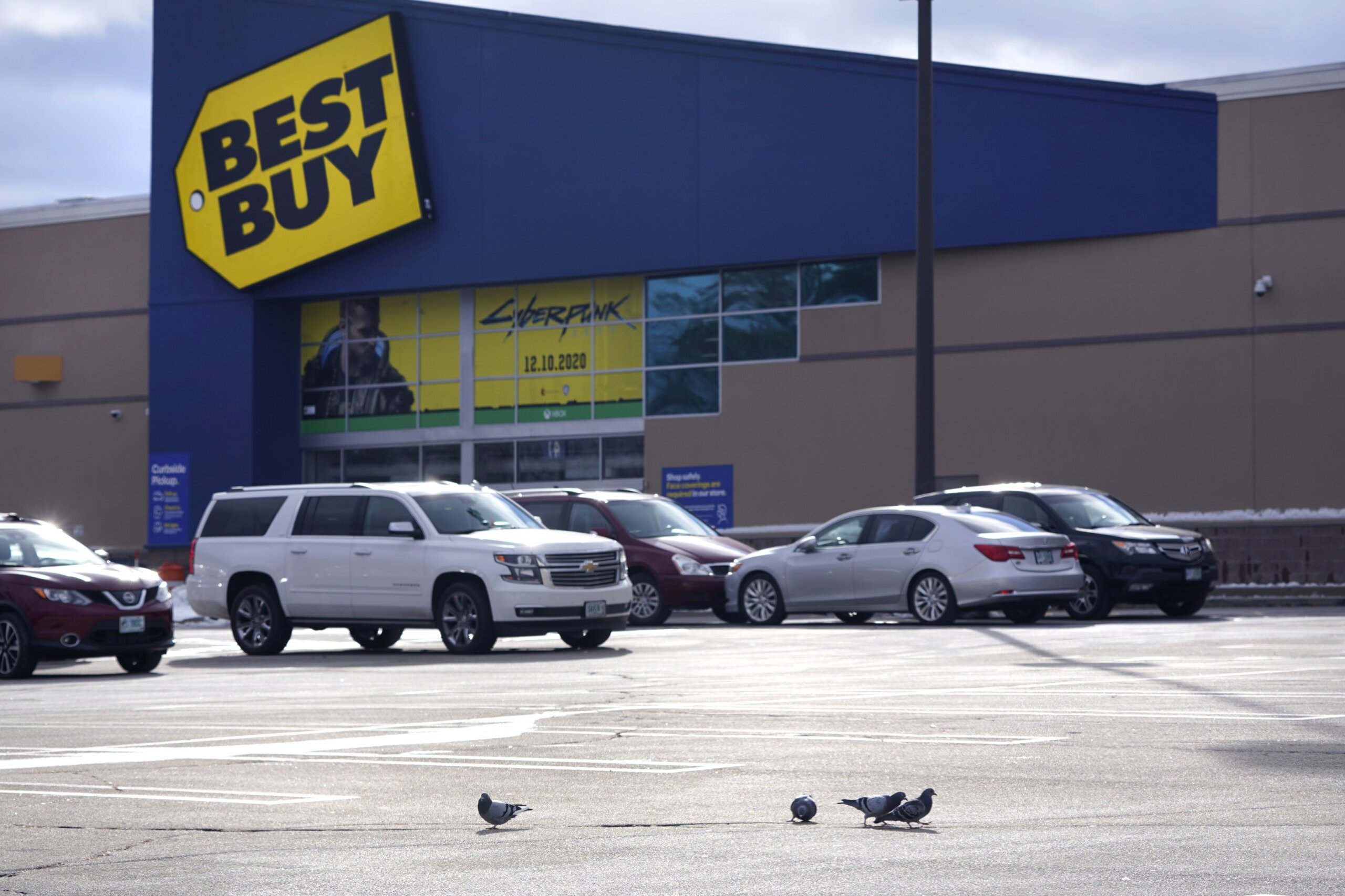Best Buy cuts jobs after it cuts sales and profit outlook WTOP News