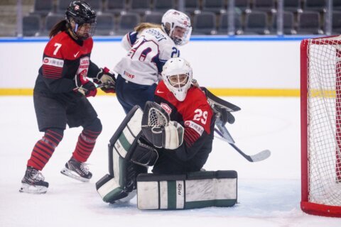 US, Canada open women’s hockey worlds with wins