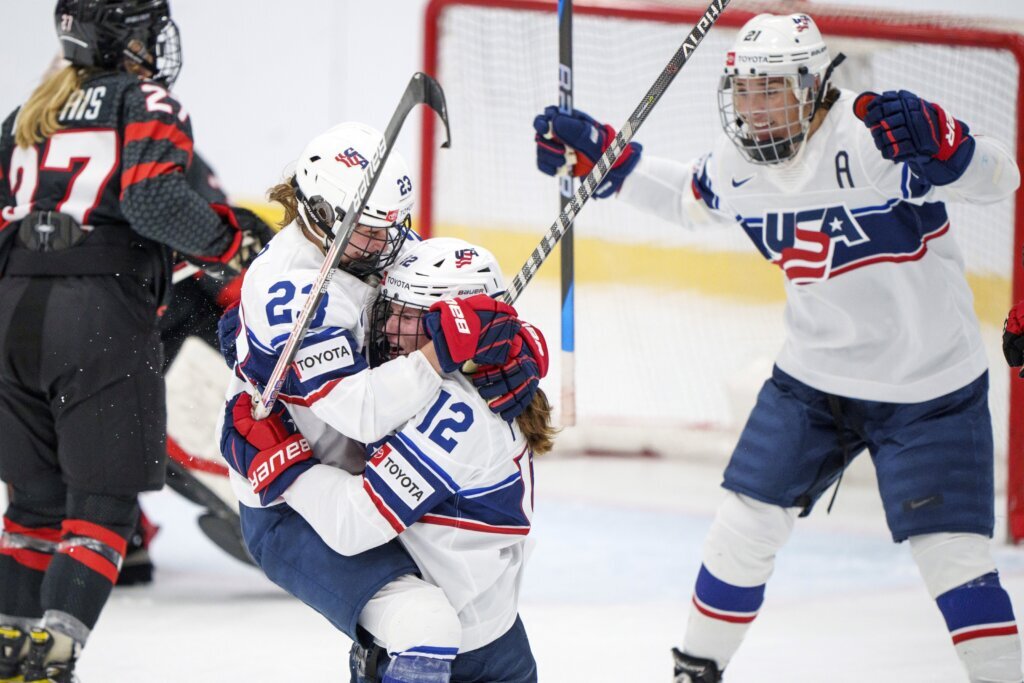USA Hockey, women’s players reach 1-month contract extension