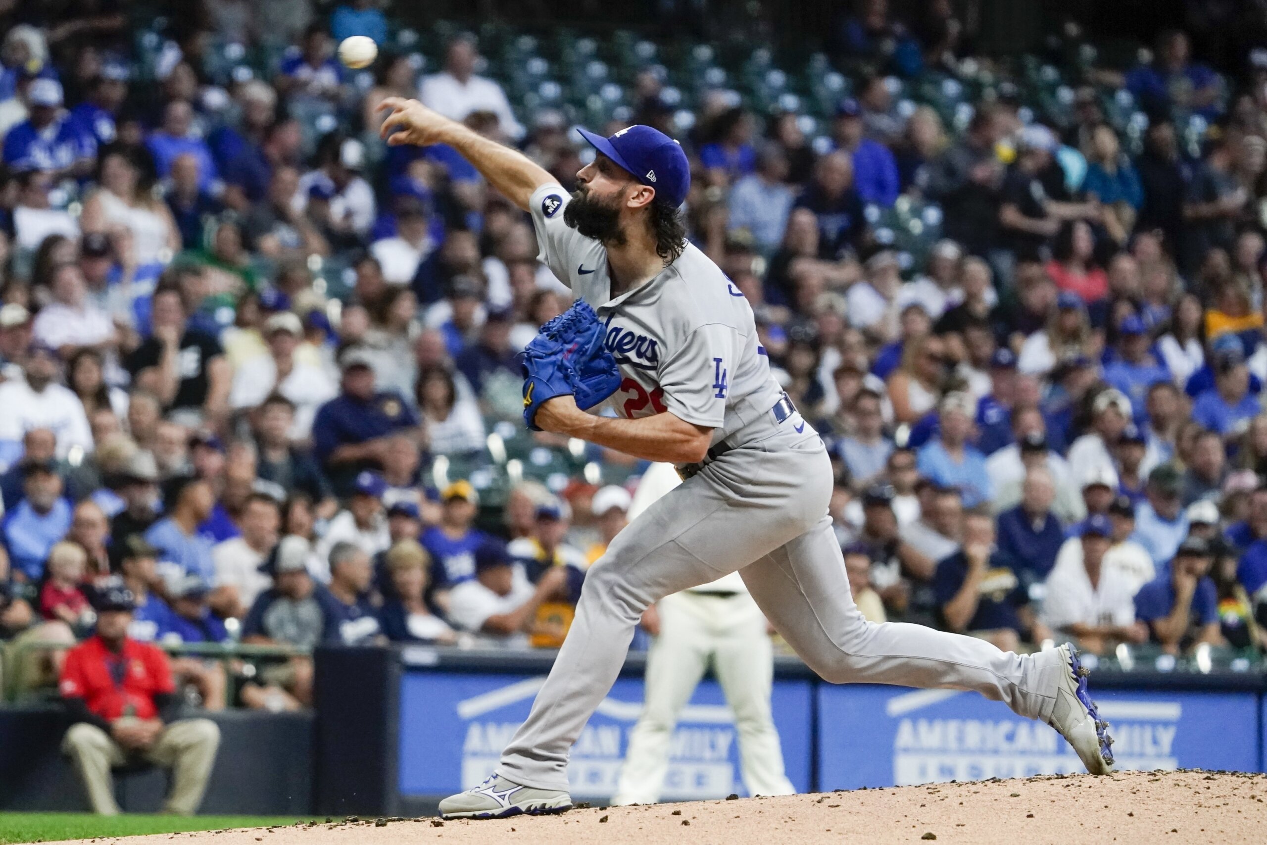 Dodgers' Tony Gonsolin makes bid to pitch big innings in October – Daily  News