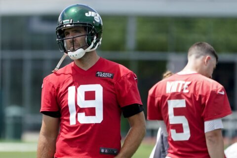 Flacco, 37, steps in at QB for Jets with Wilson sidelined