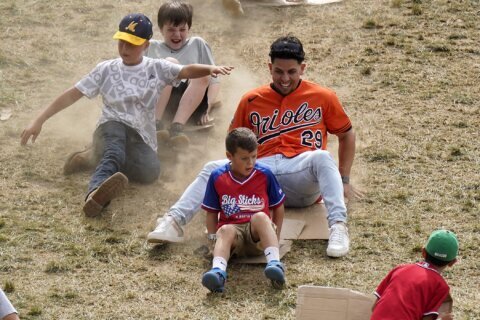 Kids Again: Red Sox, Orioles cardboard race Little Leaguers