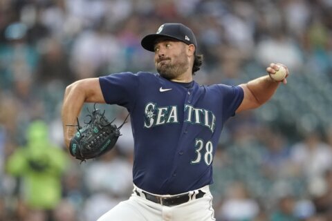 Mariners’ Robbie Ray loses no-hitter in 7th vs Nationals