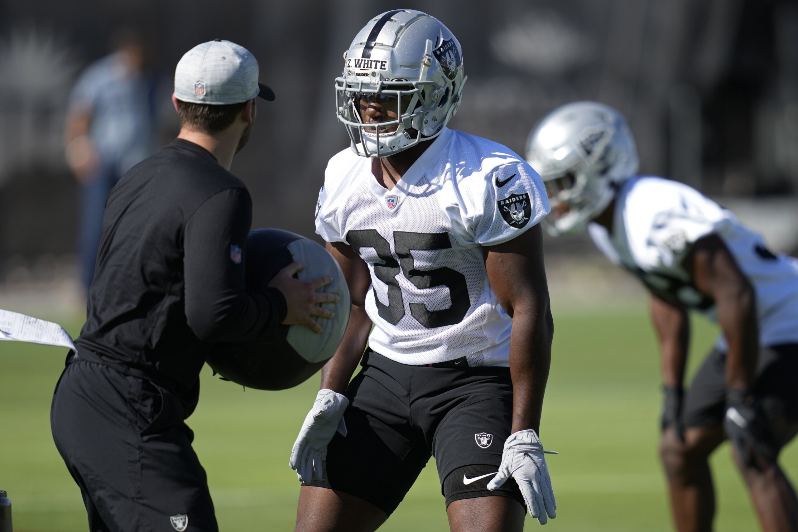 Zeus: Raiders RB Zamir White overcomes lifetime of obstacles – WTOP News