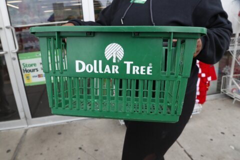 Dollar Tree to close nearly 1,000 stores, posts surprise fourth quarter loss