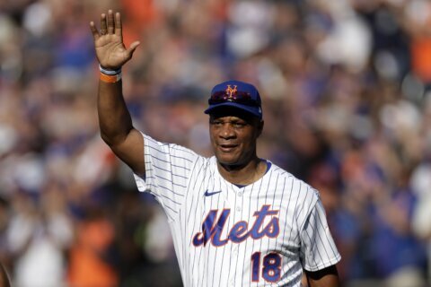 Darryl Strawberry resting comfortably after heart attack, according to New York Mets