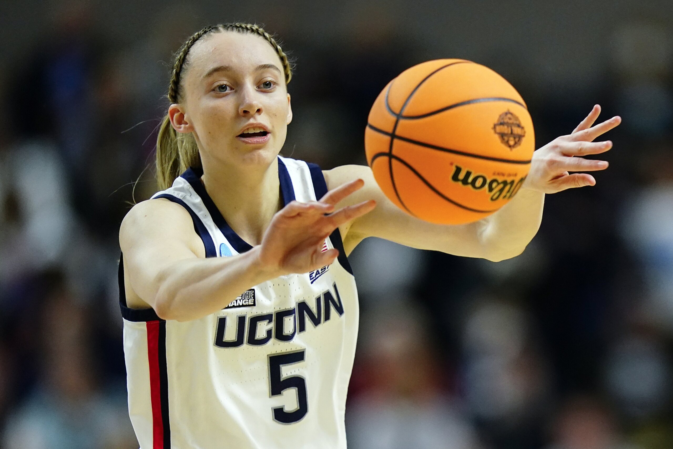 UConn’s Bueckers suffers torn ACL, will miss upcoming season - WTOP News