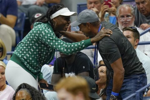 Tiger Woods shows up to support Serena Williams at US Open