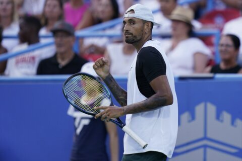 Kyrgios wins 1st singles match since making Wimbledon final