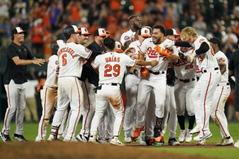 Stowers’ HR in 9th ties it, Orioles top White Sox 4-3 in 11