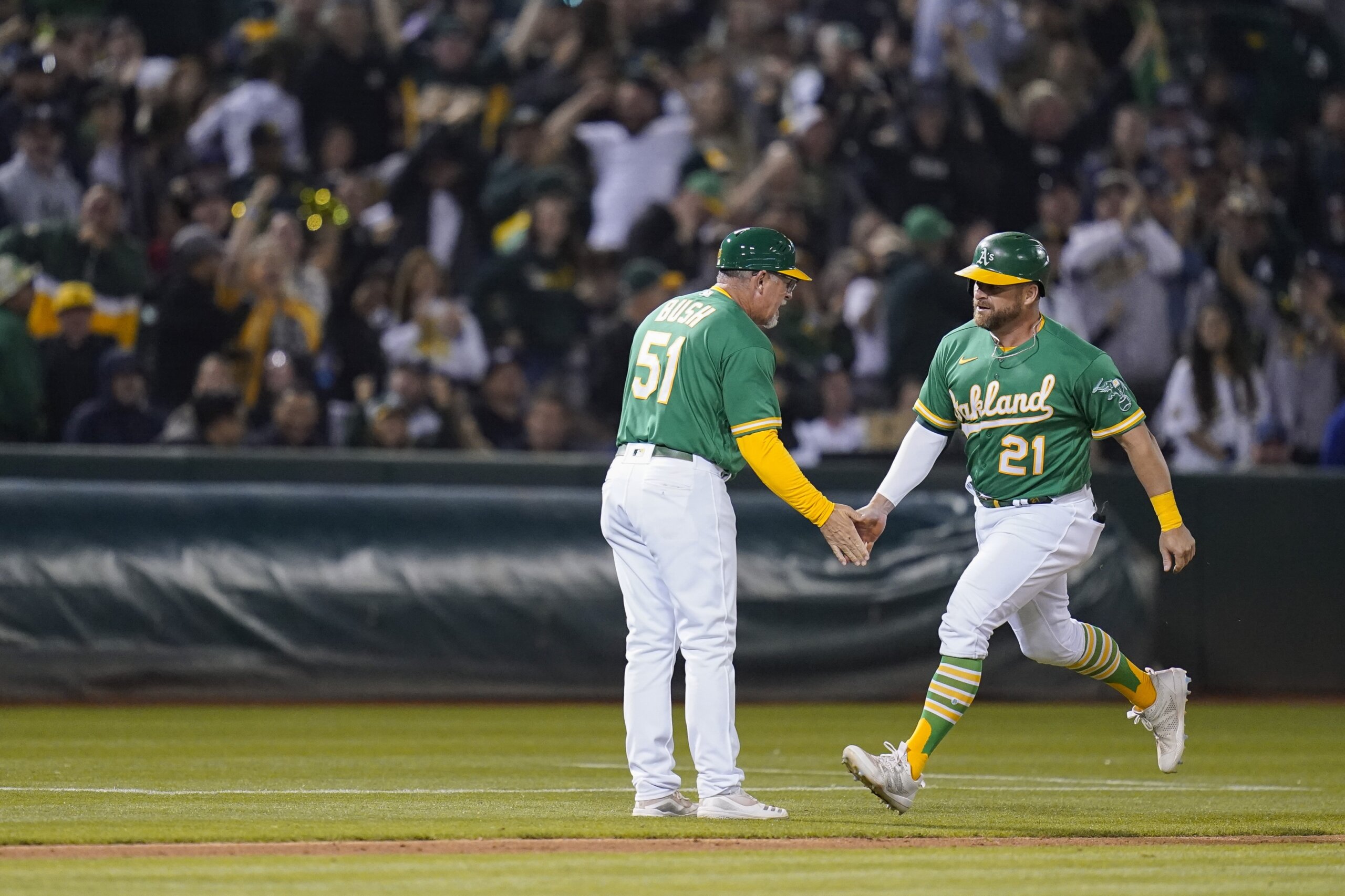 A's hold Yankees to 1 hit, win 3-2 in 11 on LeMahieu error - ABC7