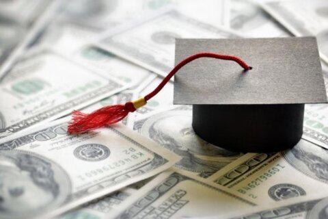 Should you pay off student loans or invest for retirement?