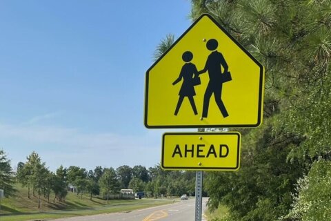 Loudoun Co. schools seek to reduce nearby traffic, despite bus-tracking app glitch