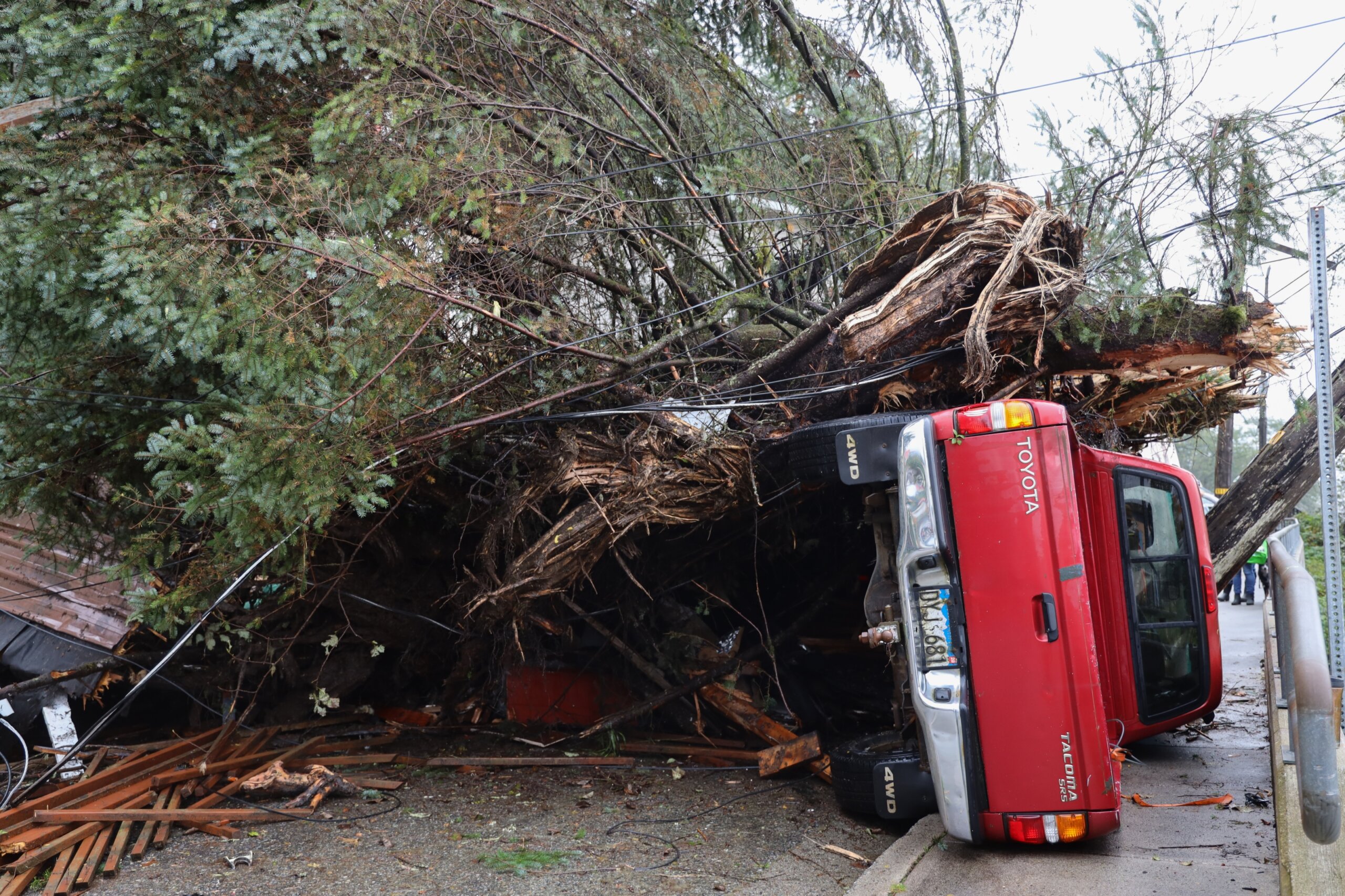 Alaska landslide damages 3 homes, ‘squishes’ pickup - WTOP News