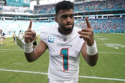 Tagovailoa banged up as Dolphins face Bengals in short week