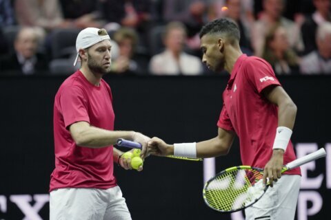Auger-Aliassime, Sock cut Team World’s deficit at Laver Cup