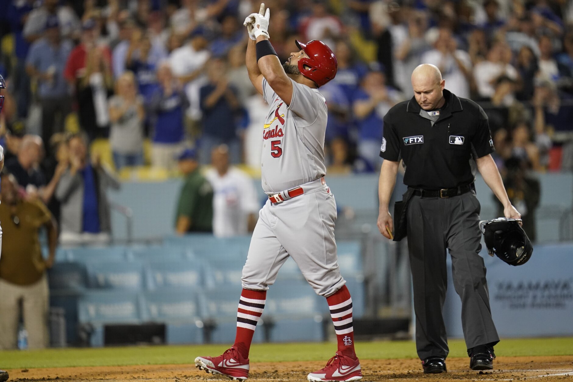 Albert Pujols reaches MLB's exclusive 700-homer club with back-to-back HRs  vs. Dodgers