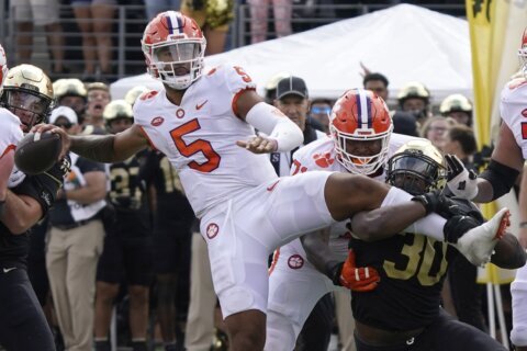 Uiagalelei, offense boost No. 5 Clemson in key ACC stretch