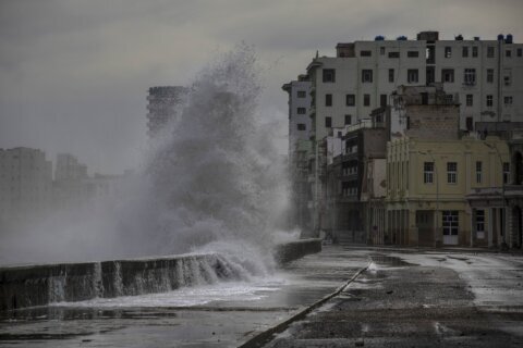 US offers hurricane assistance to Cubans amid blackouts