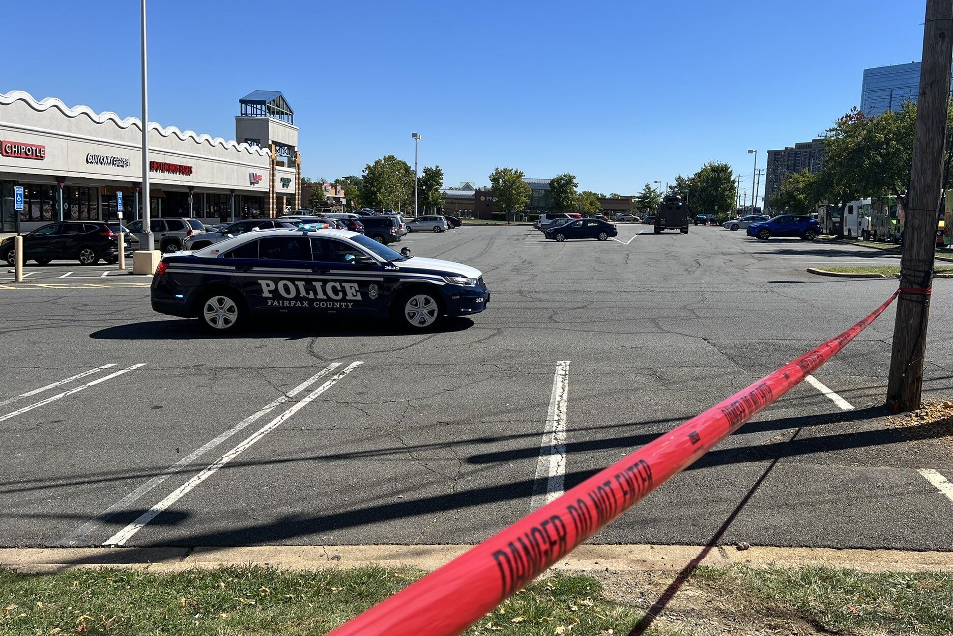 Tysons Corner Center reopens as police continue shooting investigation -  WTOP News