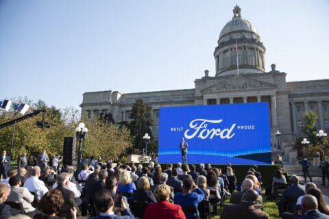Ford to invest $700M, add 500 jobs at Louisville truck plant
